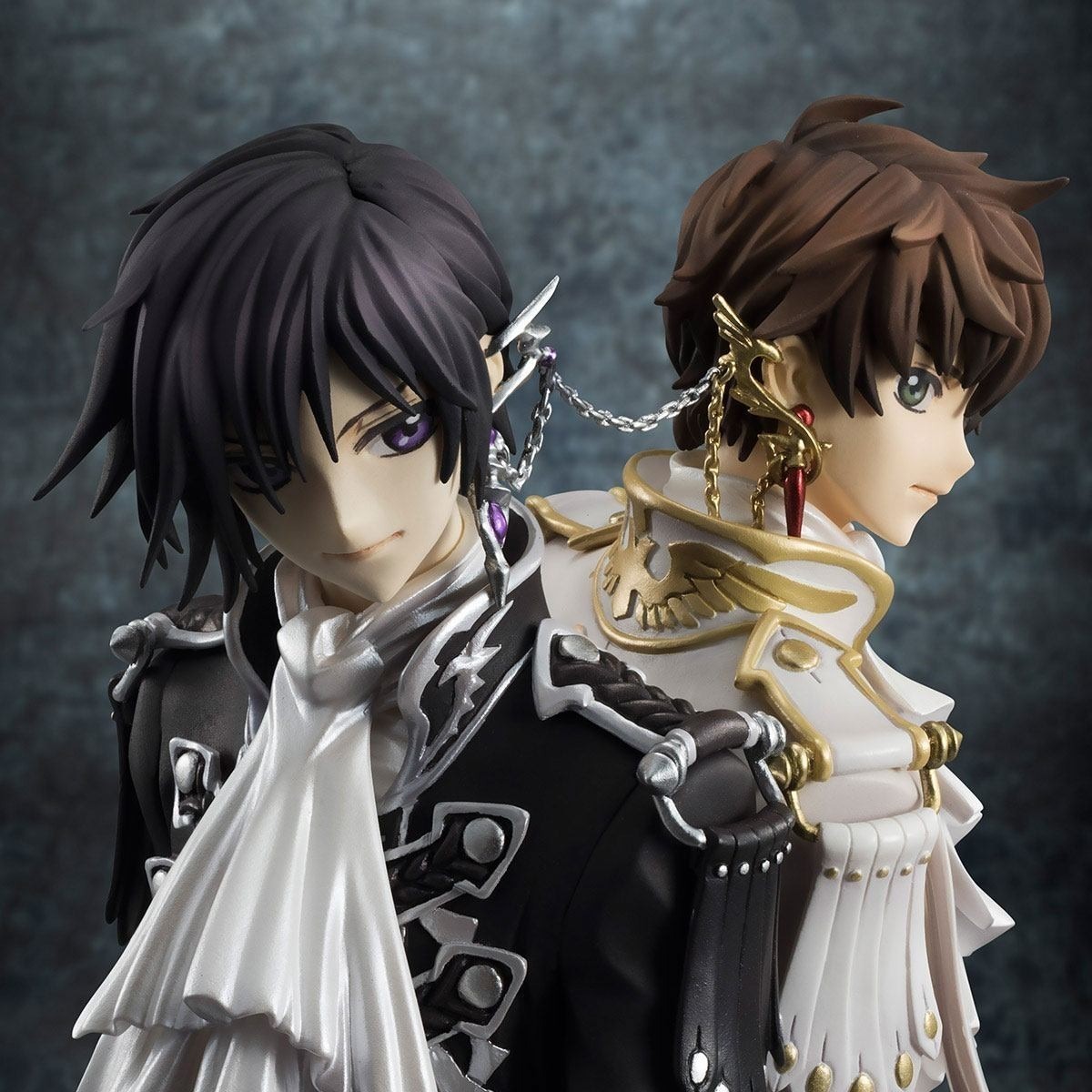 Figurines Lelouch et Suzaku Clamp Works  - ARTICLES FIGURINES STOCK EPUISE