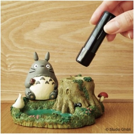 Mon Voisin Totoro - Figurine pot à crayon Totoro au bord de la marre  -  TOTORO - GHIBLI