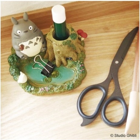 Mon Voisin Totoro - Figurine pot à crayon Totoro au bord de la marre  -  TOTORO - GHIBLI